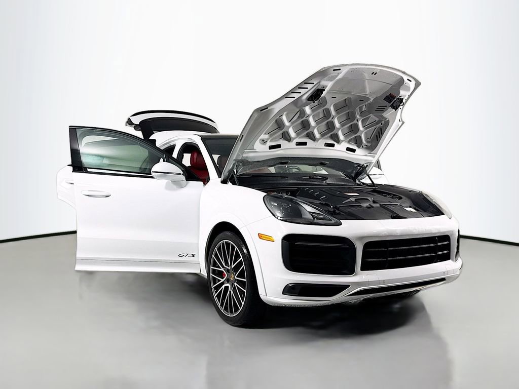 Used 2022 Porsche Cayenne GTS AWD/4WD image 25