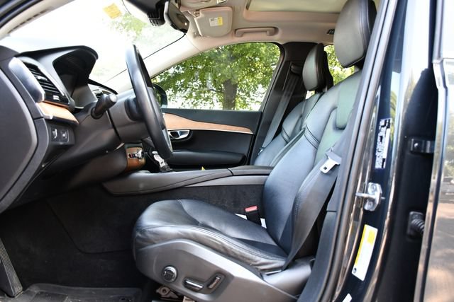 Used 2021 Volvo XC90 T6 Momentum w/ Advanced Package AWD/4WD image 13