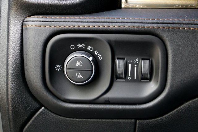 Used 2024 RAM 3500 Limited w/ Towing Technology Group AWD/4WD image 21