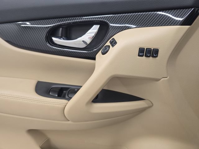 Used 2019 Nissan Rogue SL w/ Premium Package FWD image 36