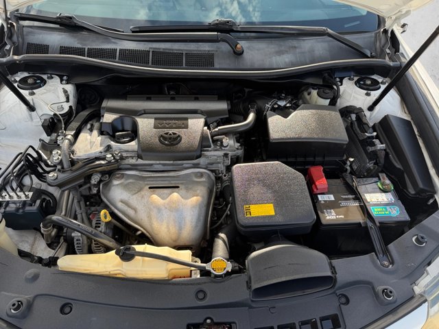 Used 2013 Toyota Camry SE FWD image 23