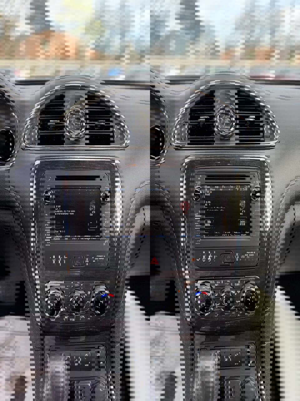 Used 2017 Buick Enclave Premium image 16