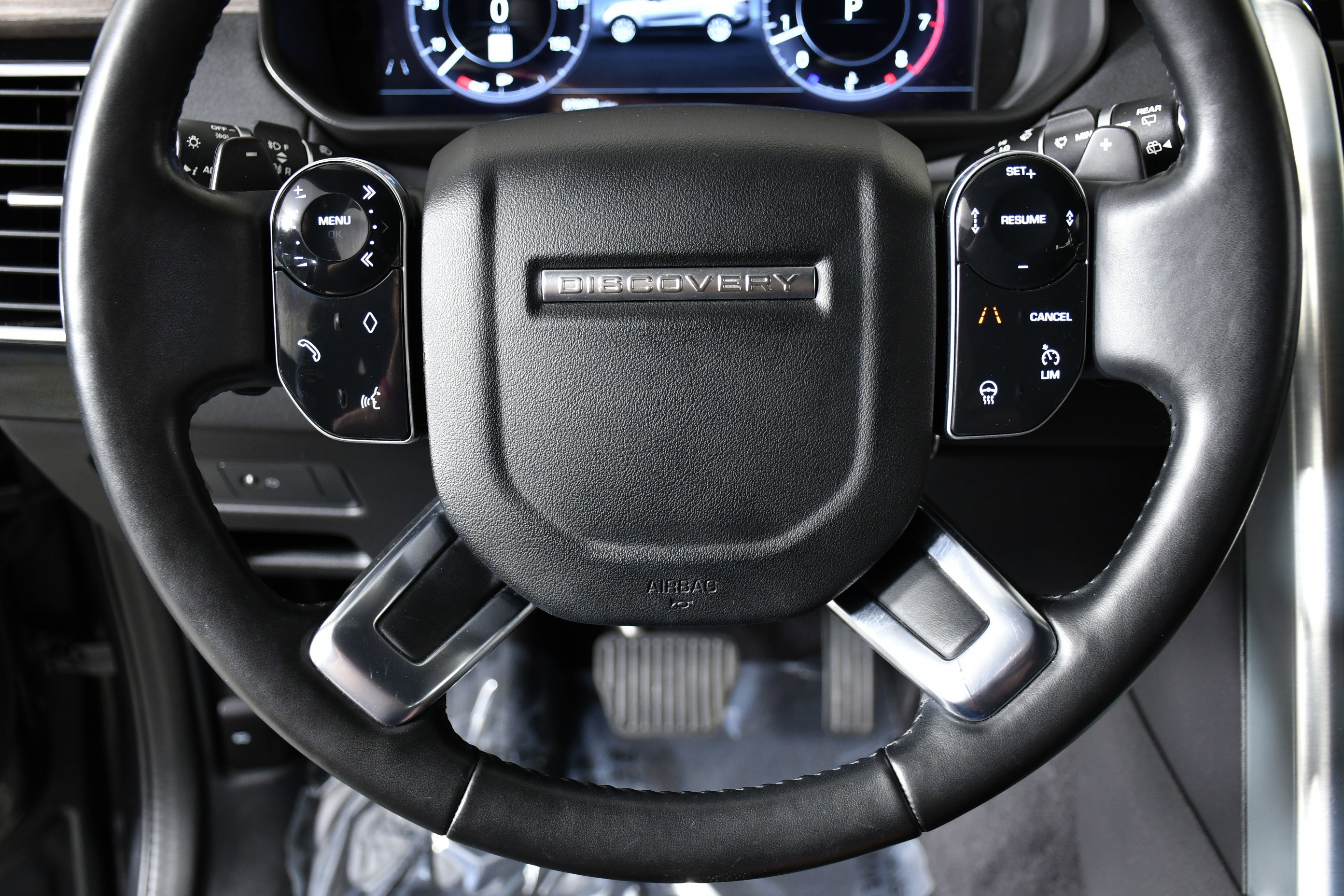 Used 2020 Land Rover Discovery HSE AWD/4WD image 13