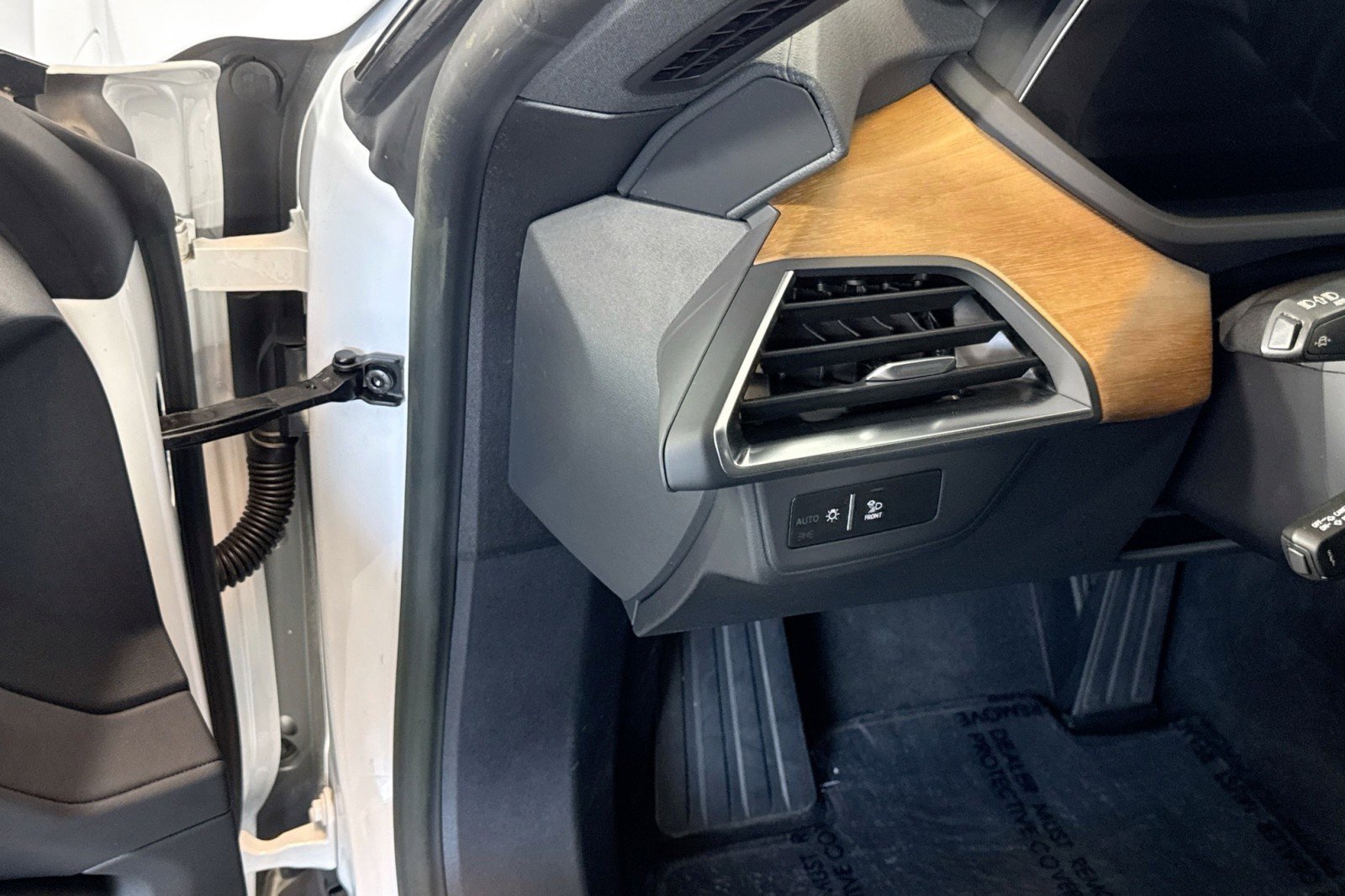 Used 2022 Audi e-tron GT Premium Plus image 10