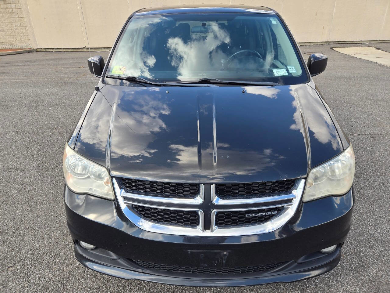 Used 2012 Dodge Grand Caravan Crew FWD image 16