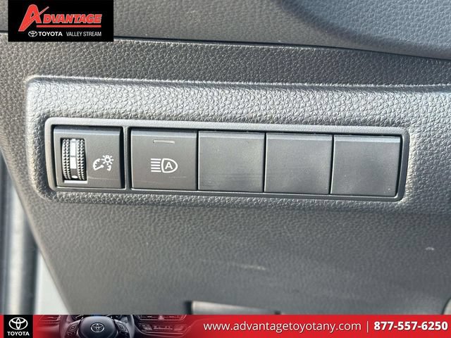 Certified 2025 Toyota Corolla LE FWD image 22