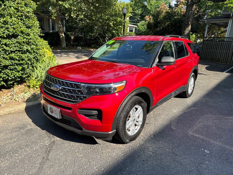 Used 2020 Ford Explorer XLT w/ Comfort Package AWD/4WD image 3