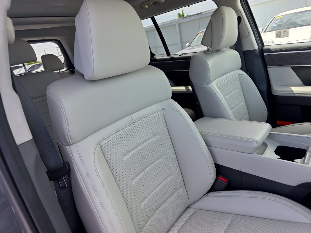 Used 2025 Hyundai Santa Fe Calligraphy AWD/4WD image 28