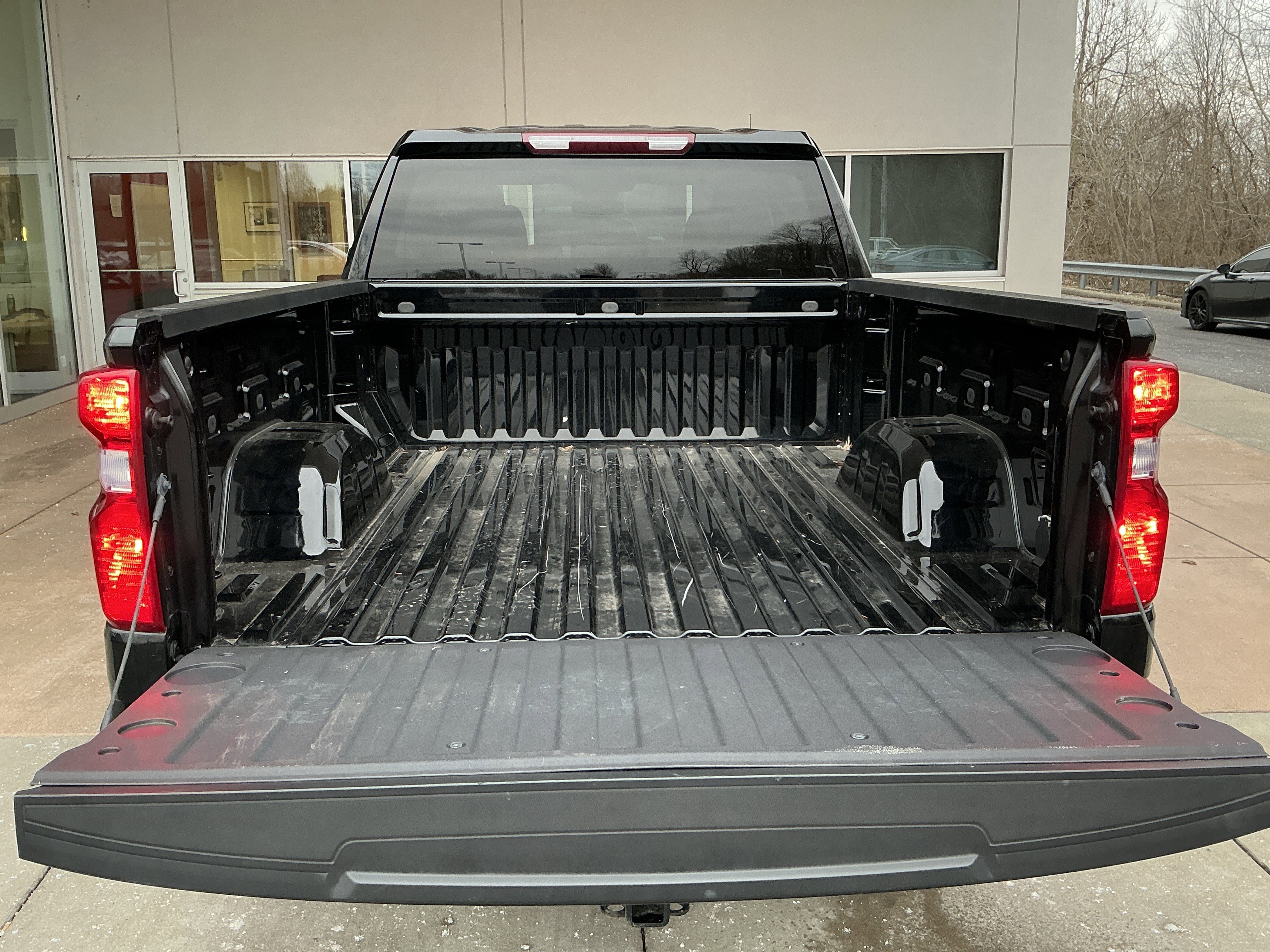 Used 2023 Chevrolet Silverado 1500 LT image 24