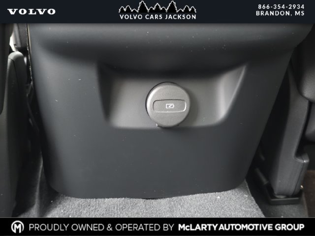 New 2026 Volvo XC60 B5 Plus w/ Protection Package Premier AWD/4WD image 16
