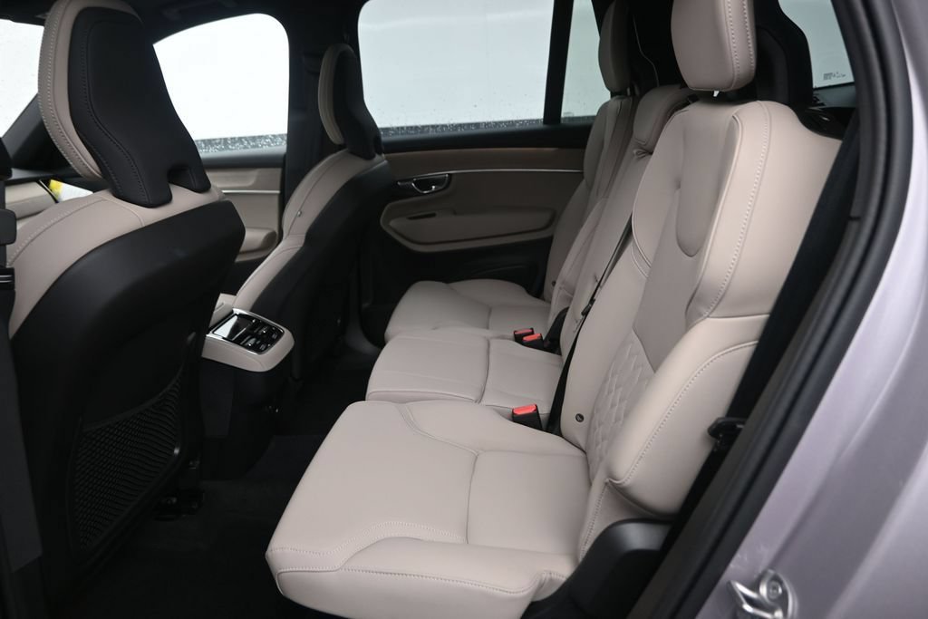 New 2026 Volvo XC90 B6 Plus w/ Protection Package Premier AWD/4WD image 13