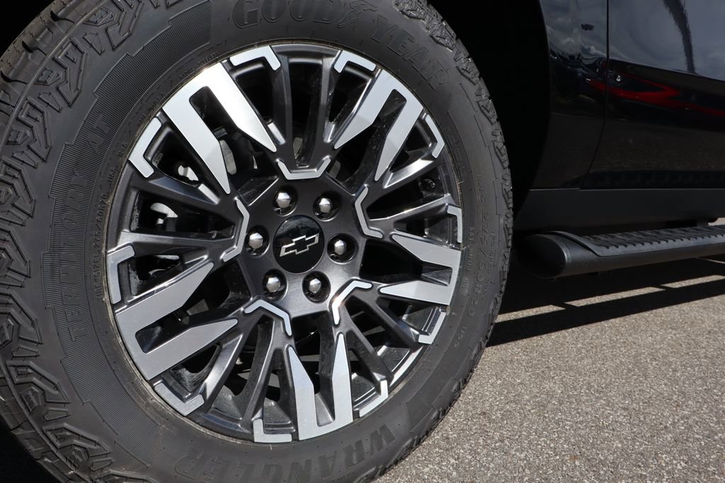 New 2026 Chevrolet Suburban Z71 w/ Z71 Off-Road Package image 40