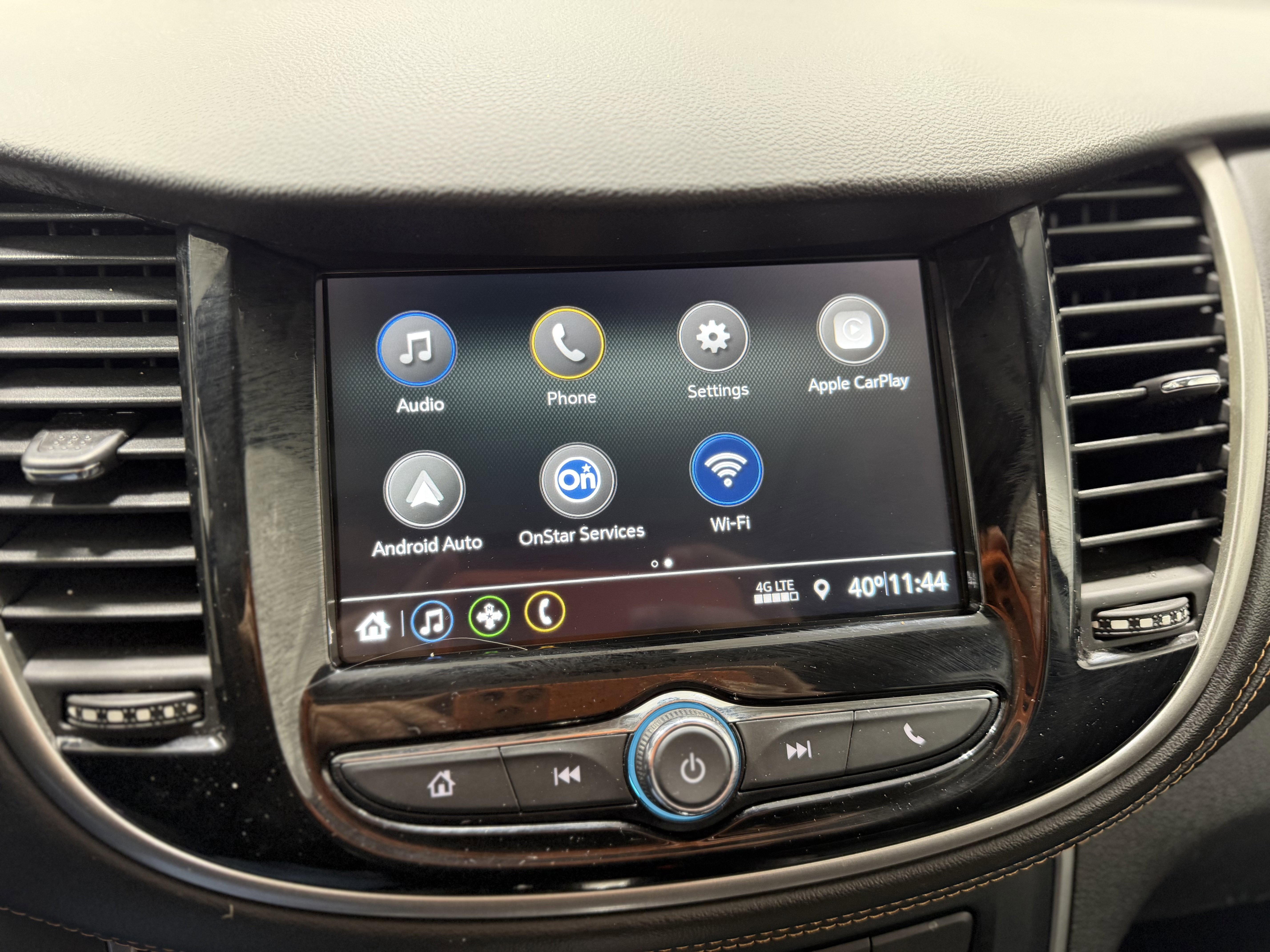 Used 2019 Chevrolet Trax LT w/ Sun & Sound Package image 17