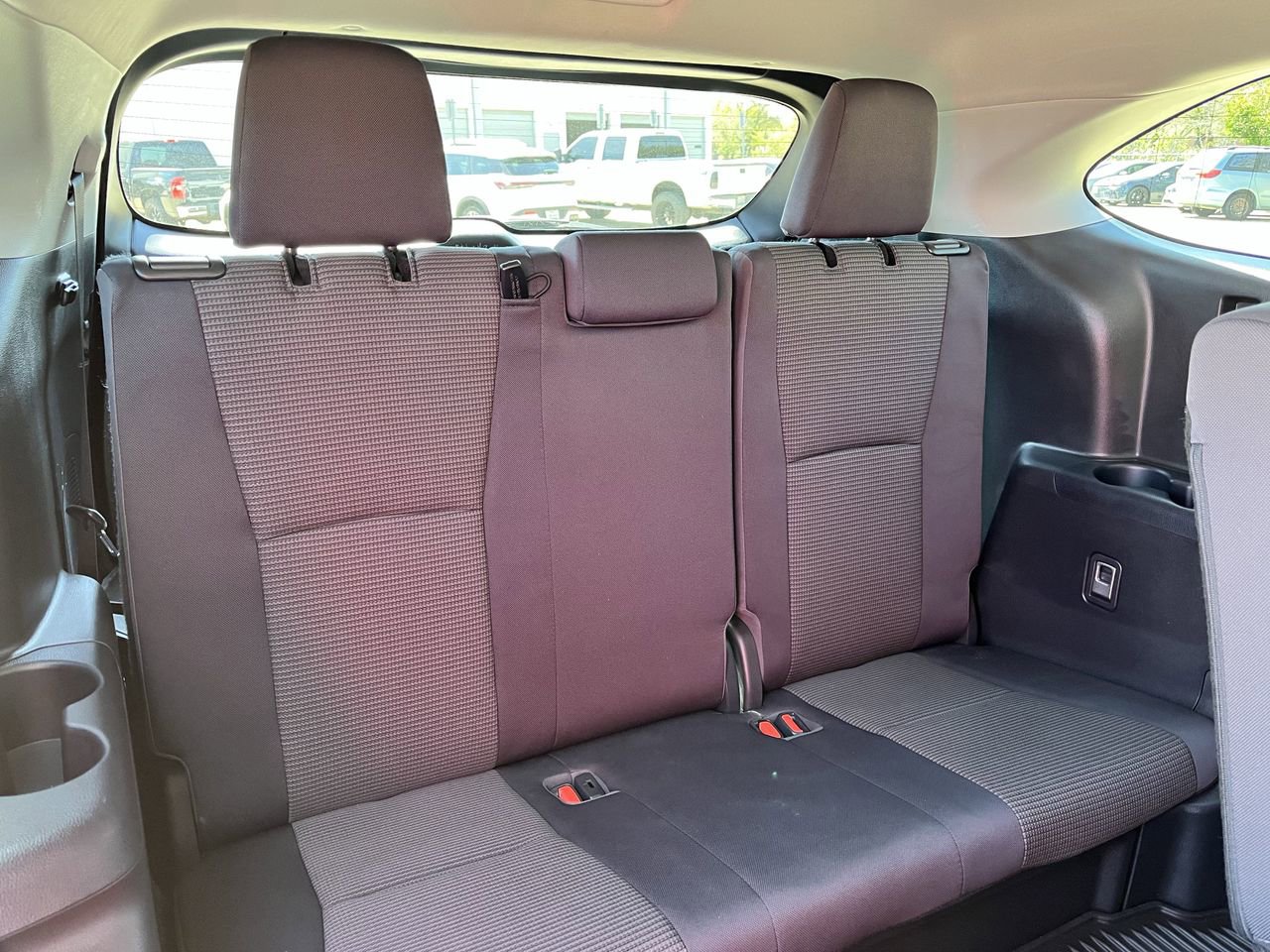 Used 2023 Toyota Highlander LE image 27