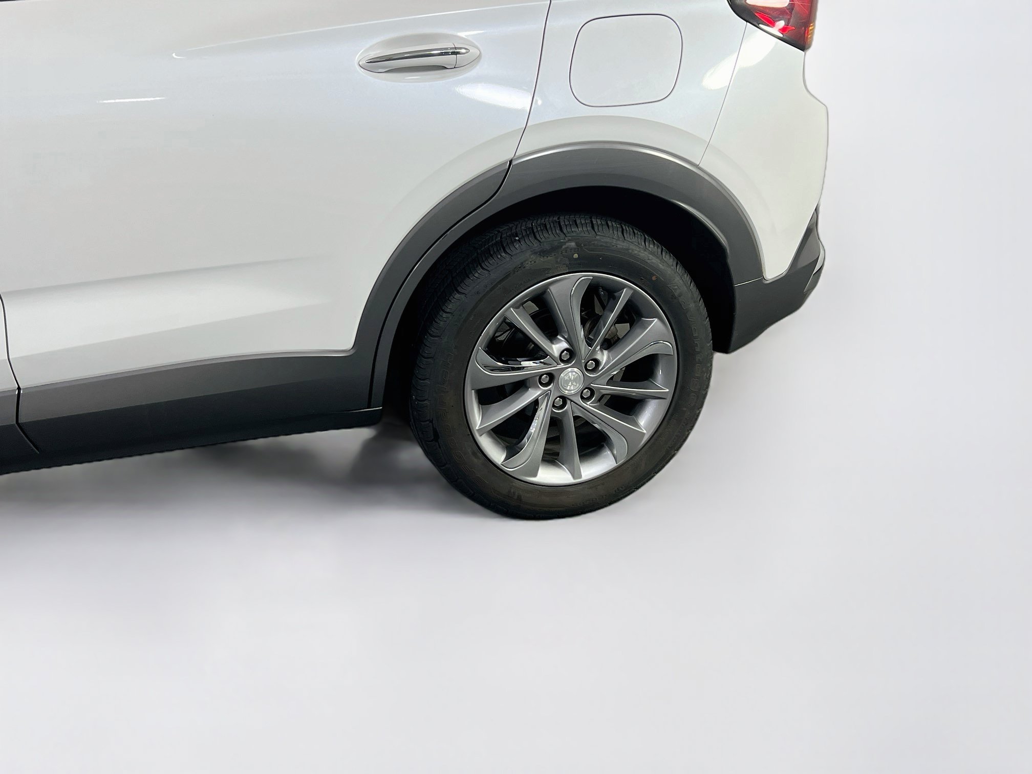 Used 2020 Buick Encore GX Essence w/ Experience Buick Package AWD/4WD image 31