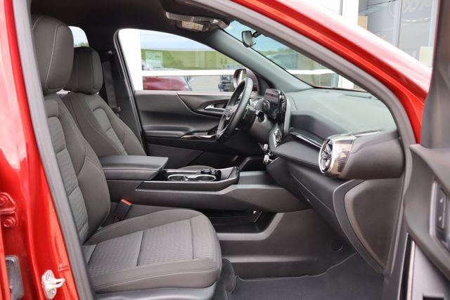 Used 2026 Chevrolet Equinox LT AWD/4WD image 33