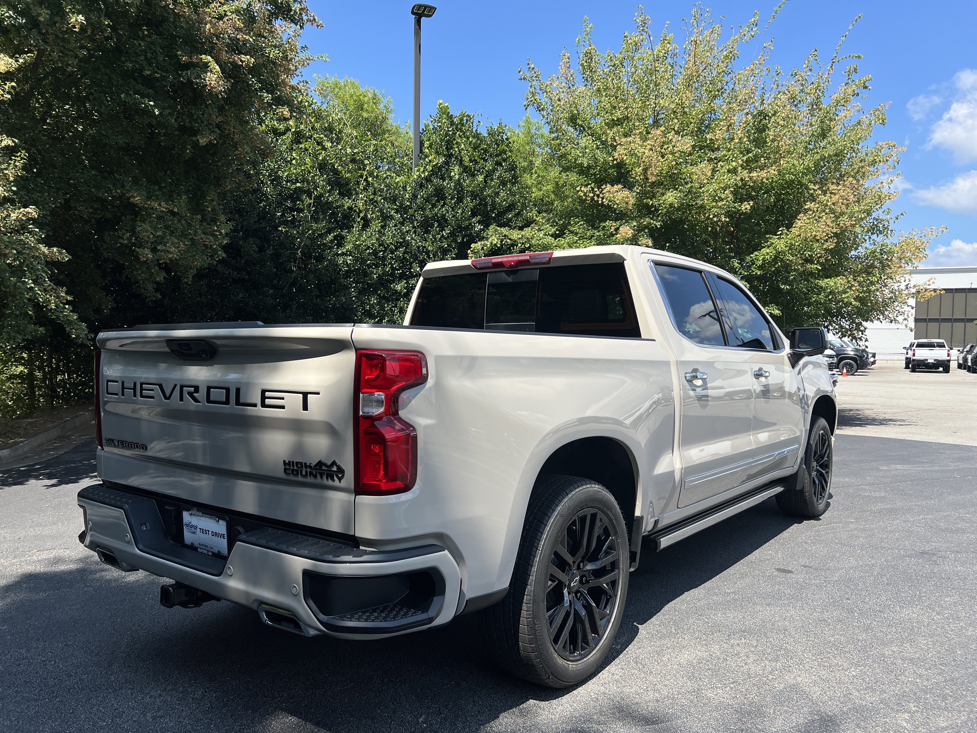 New 2026 Chevrolet Silverado 1500 High Country AWD/4WD image 9