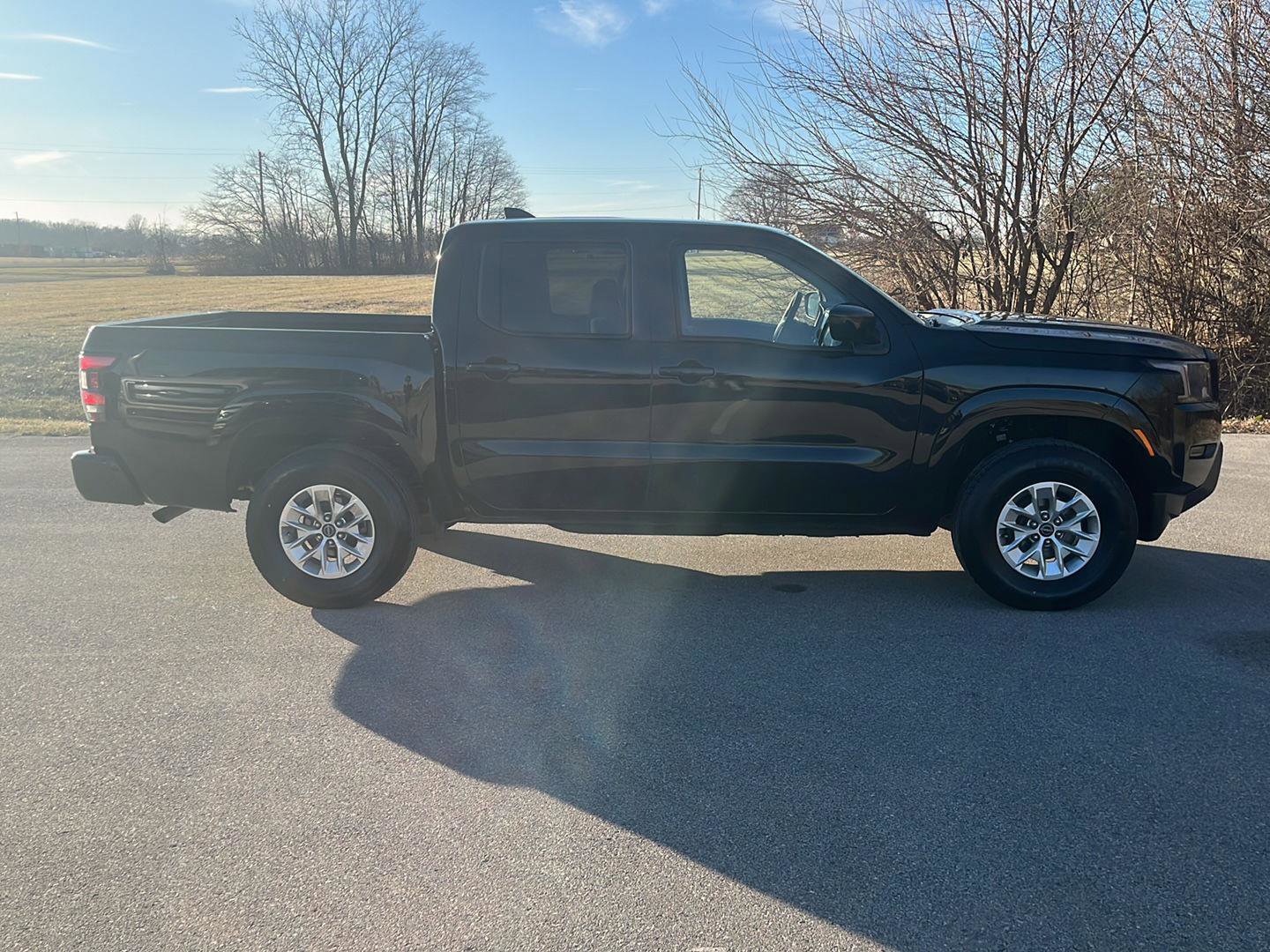 Used 2024 Nissan Frontier SV image 6