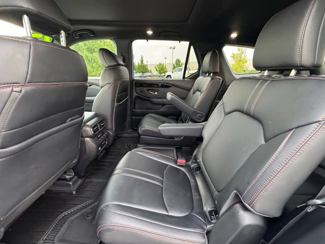 Used 2025 Honda Pilot TrailSport image 28