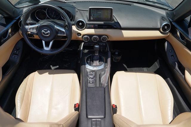 Used 2017 MAZDA MX-5 Miata Grand Touring RWD image 2