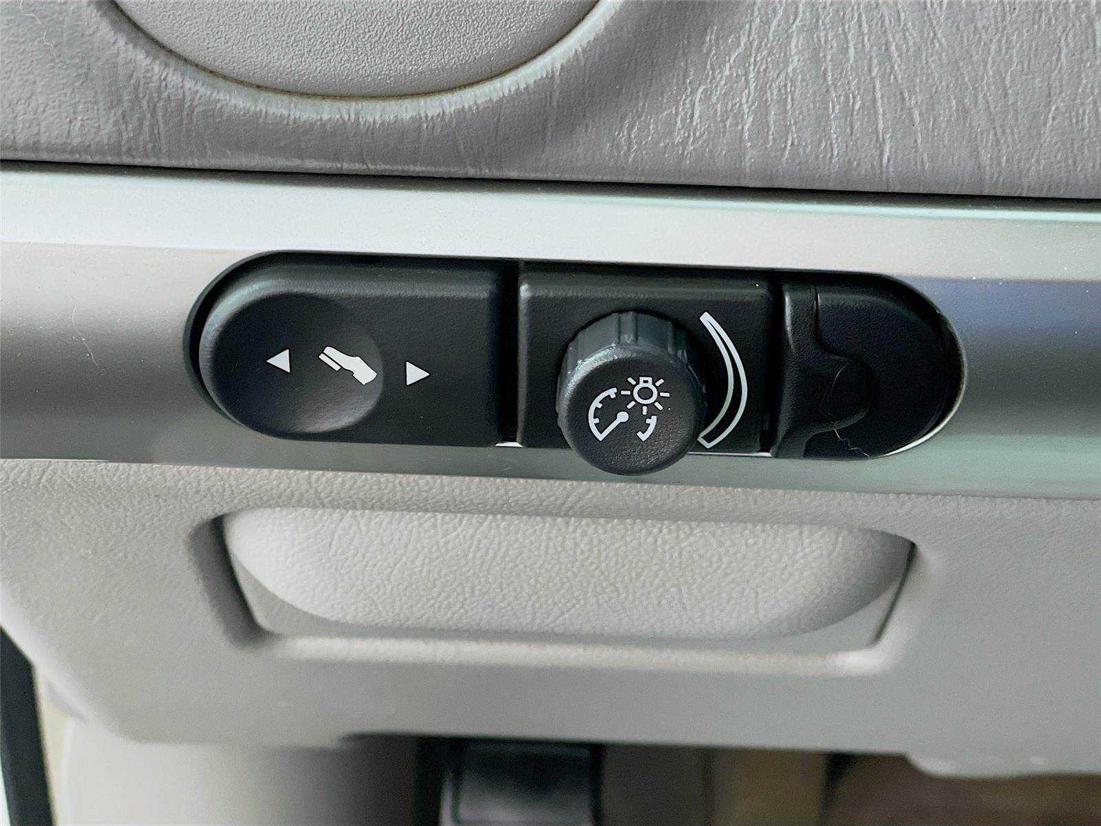 Used 2005 Chevrolet Malibu LS w/ Preferred Equipment Group FWD image 14