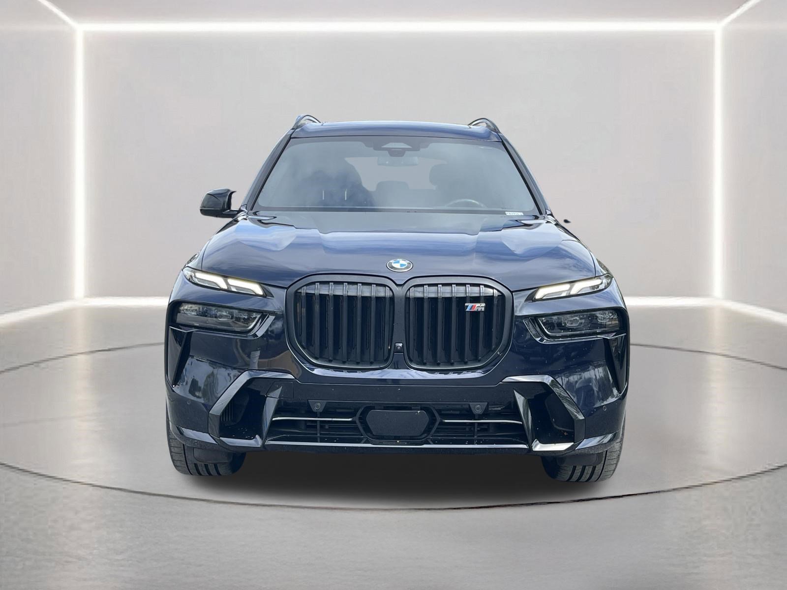 Used 2025 BMW X7 M60i w/ Executive Package image 30