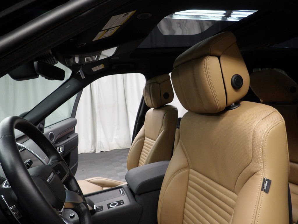 Used 2024 Land Rover Discovery Dynamic SE image 9