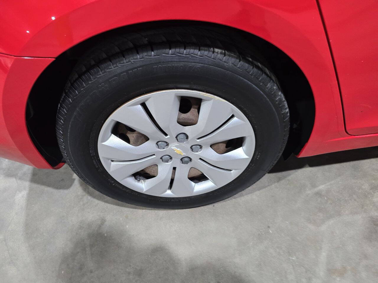 Used 2016 Chevrolet Cruze LS FWD image 24