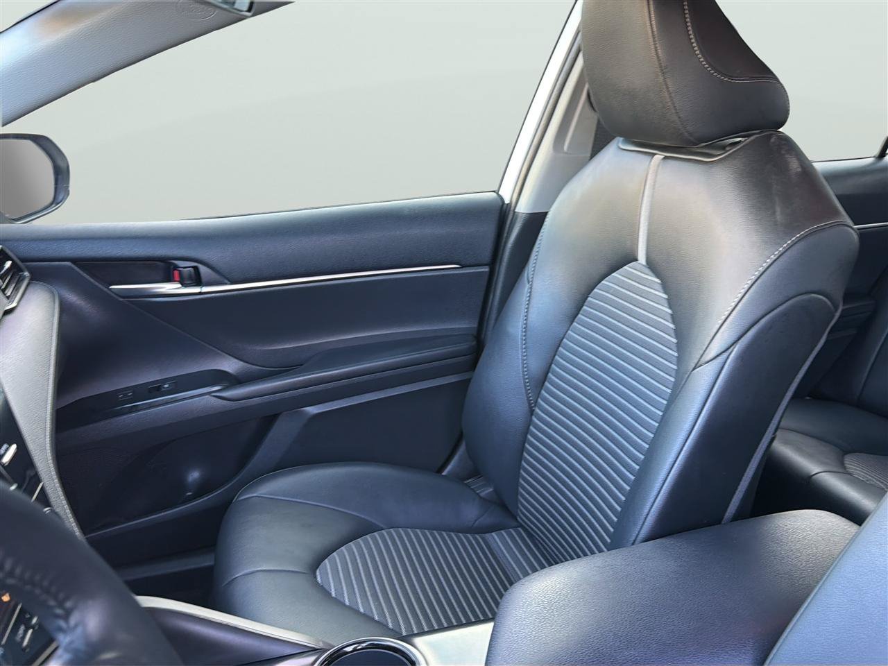 Used 2020 Toyota Camry SE AWD/4WD image 13