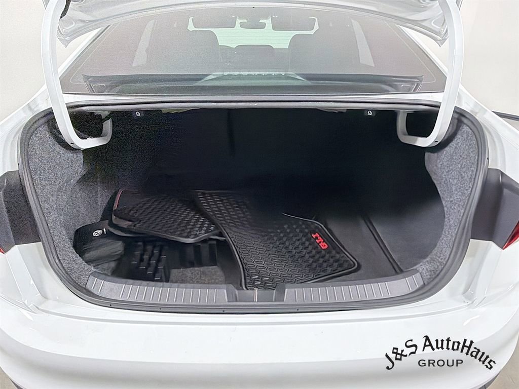 Used 2024 Volkswagen Jetta GLI Autobahn w/ GLI Black Package image 31