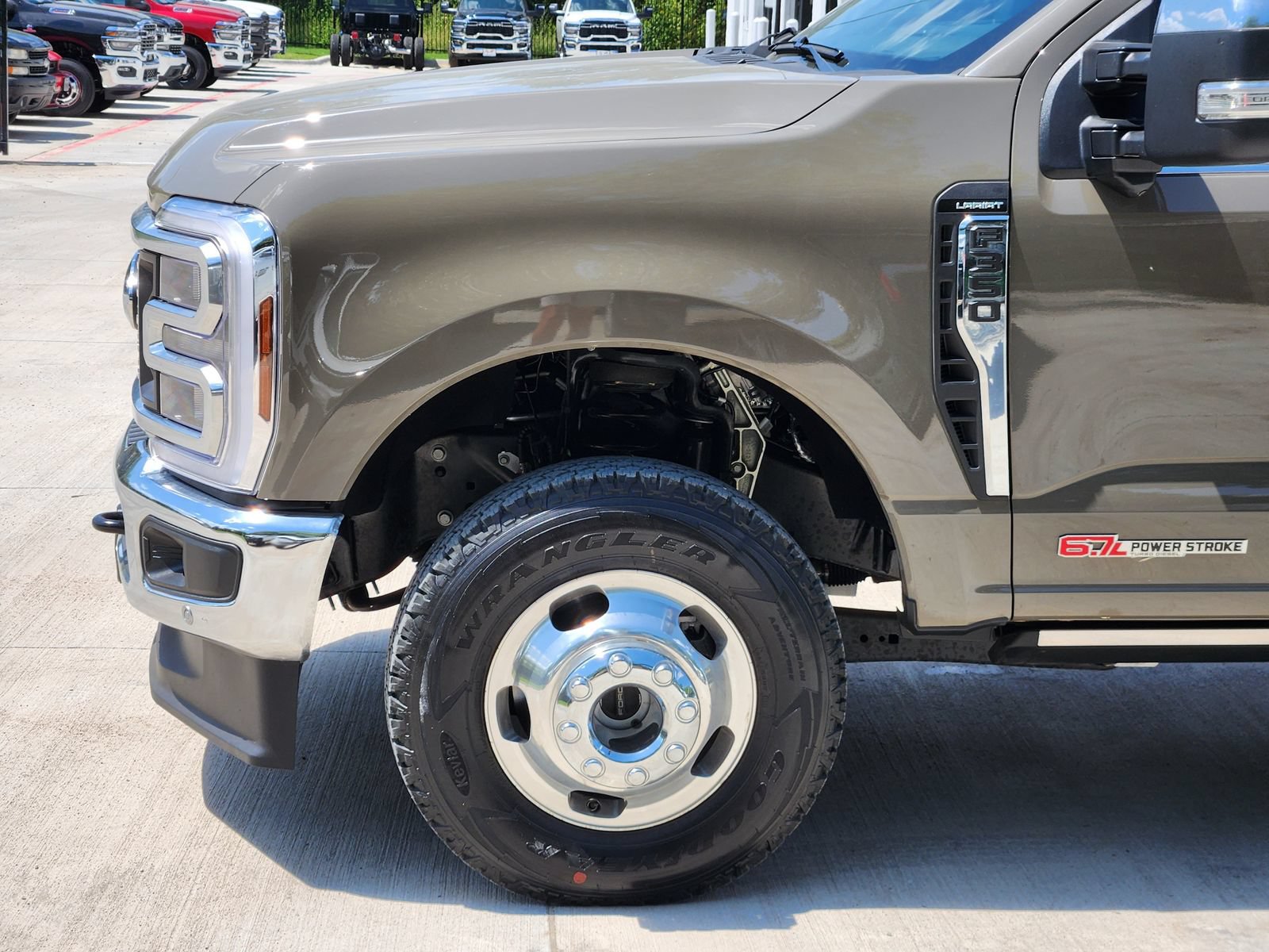Used 2026 Ford F350 Lariat w/ Lariat Ultimate Package AWD/4WD image 10