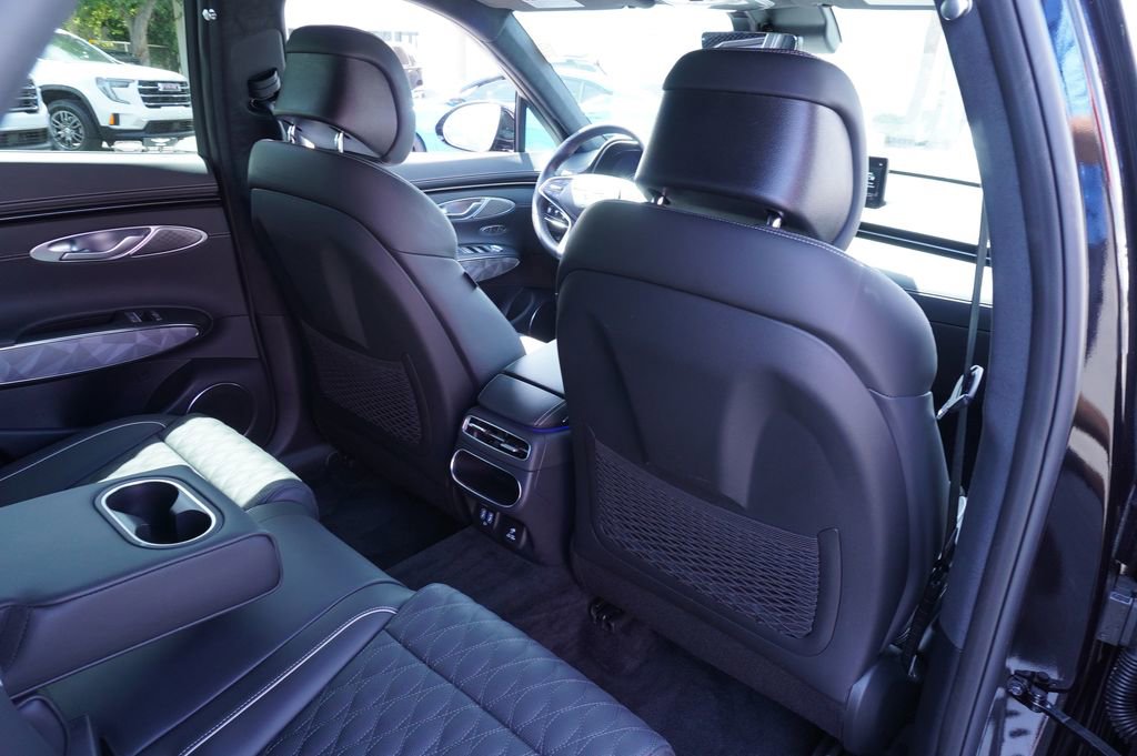 Used 2025 Genesis GV70 3.5T Sport w/ Sport Advanced Package AWD/4WD image 10