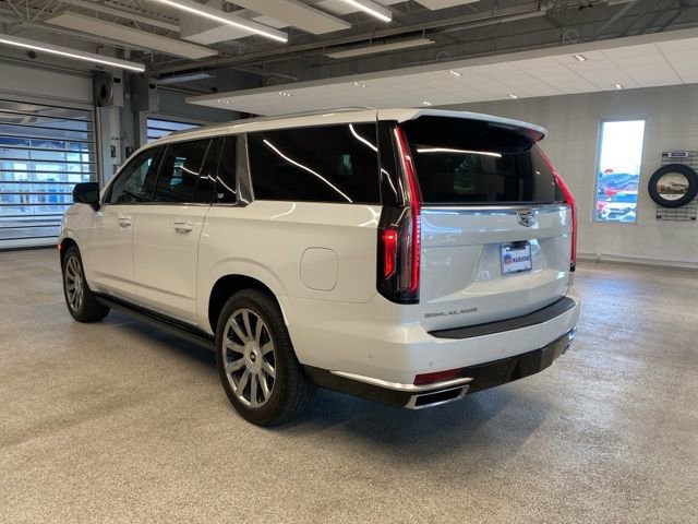 Used 2023 Cadillac Escalade ESV Premium Luxury Platinum AWD/4WD image 12