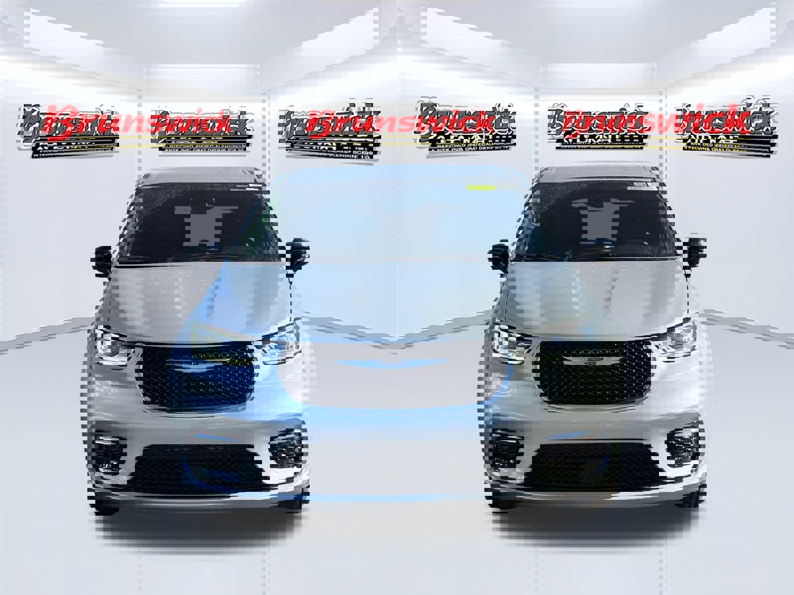 New 2026 Chrysler Pacifica Select image 2