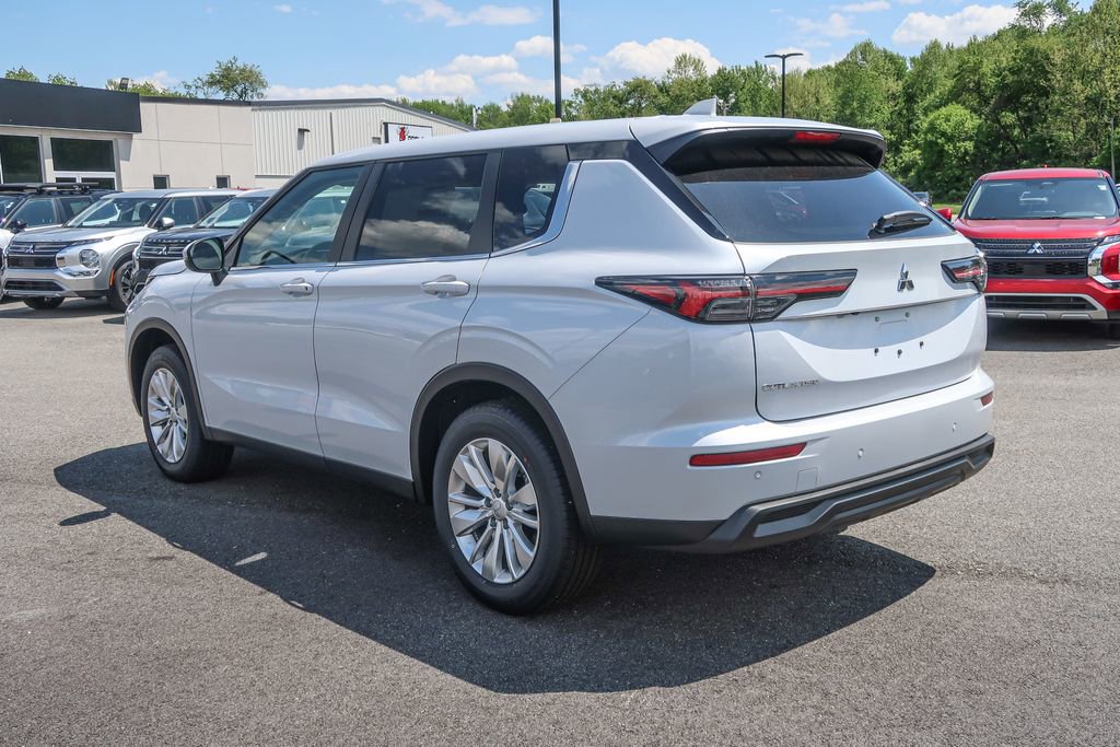 New 2026 Mitsubishi Outlander ES AWD/4WD image 15
