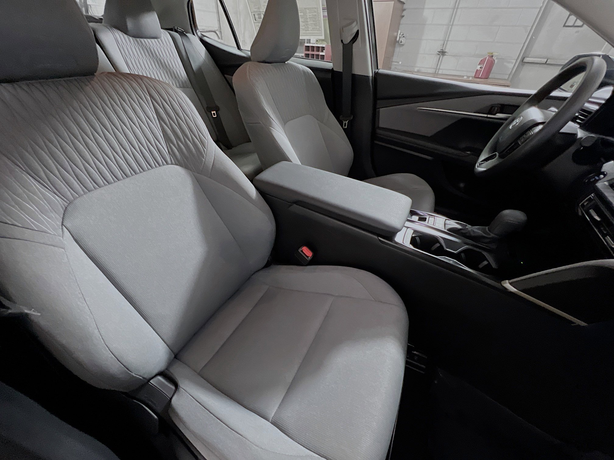 Used 2025 Toyota Camry LE image 31