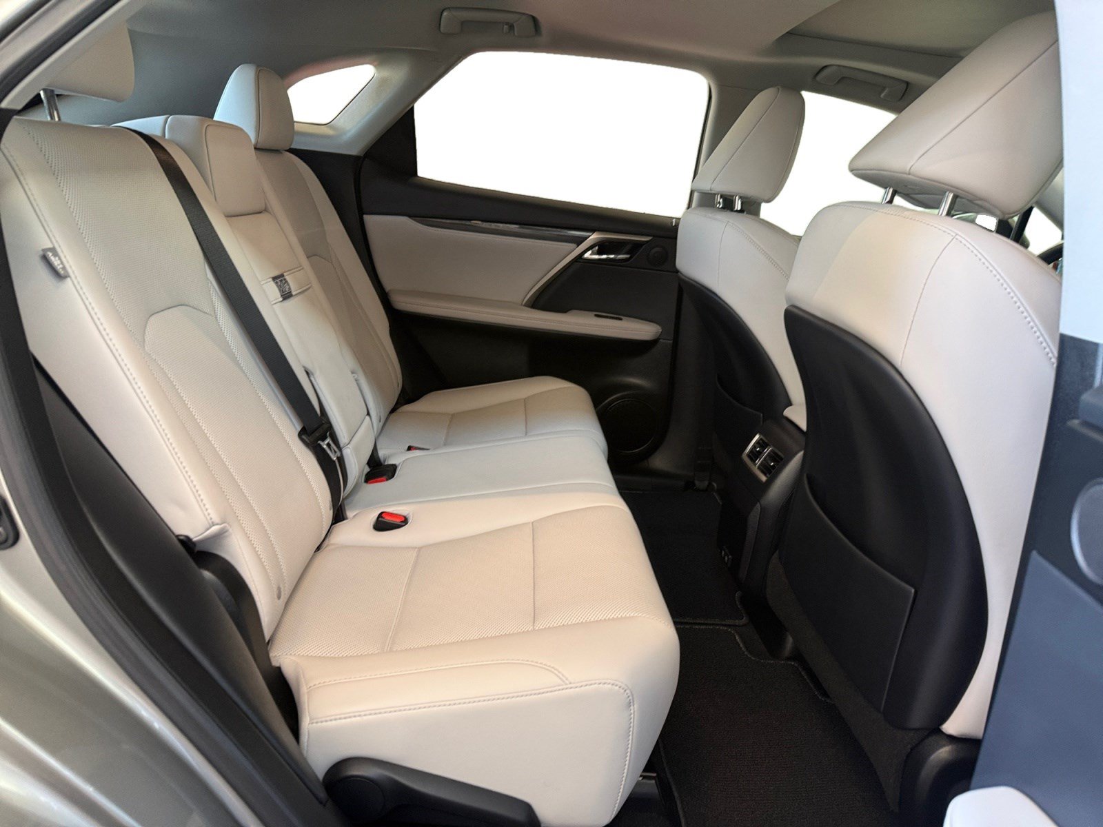 Used 2020 Lexus RX 350 FWD w/ Accessory Package image 18