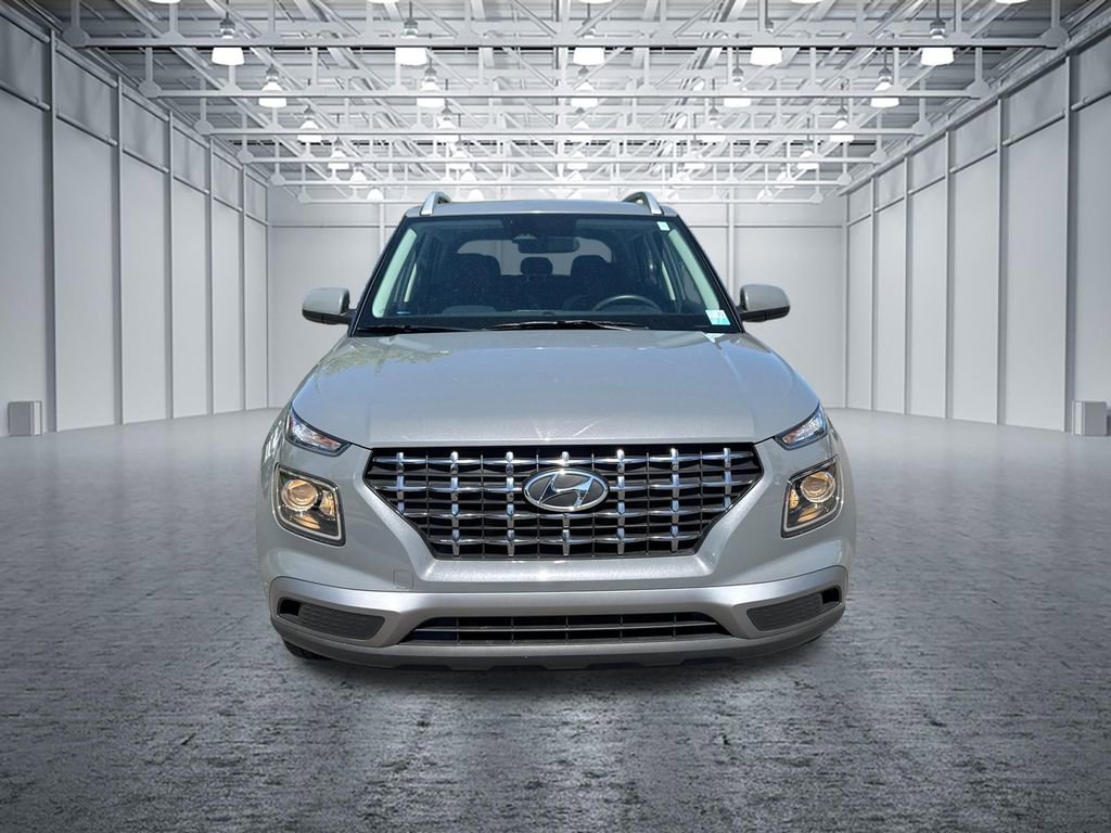 Used 2023 Hyundai Venue SEL w/ Cargo Package image 2