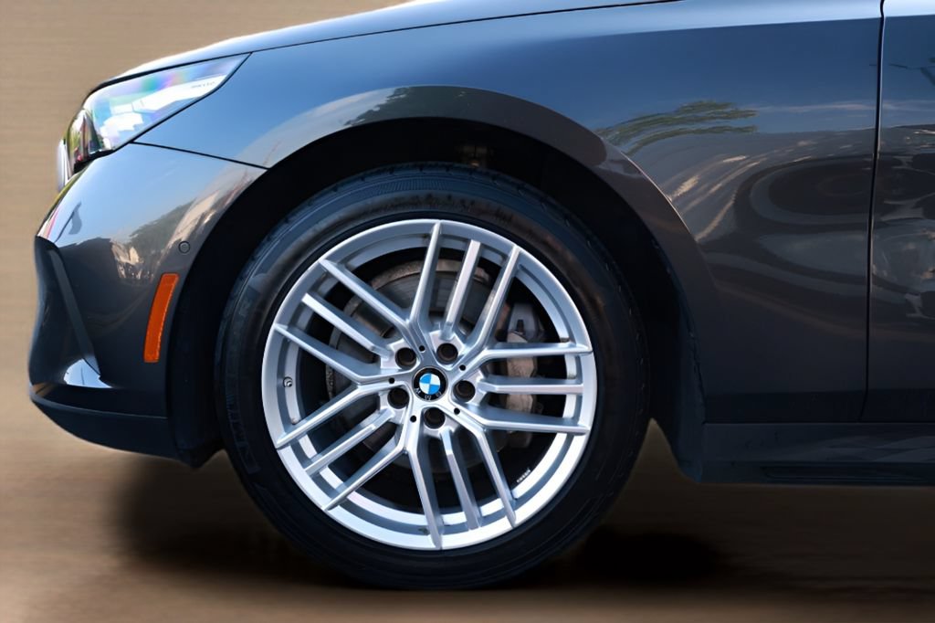 Used 2025 BMW 530i RWD image 6