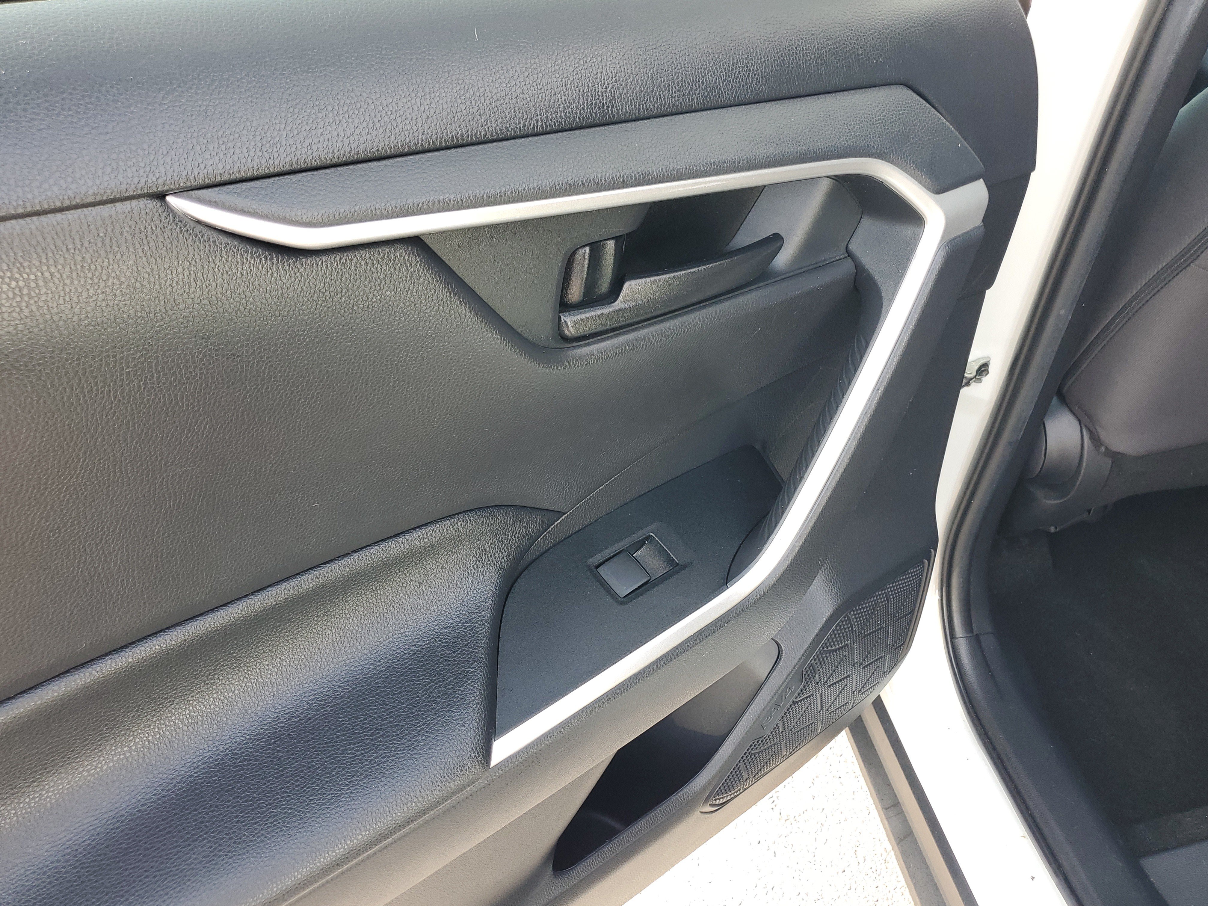 Used 2020 Toyota RAV4 LE w/ All Weather Liner Package AWD/4WD image 11
