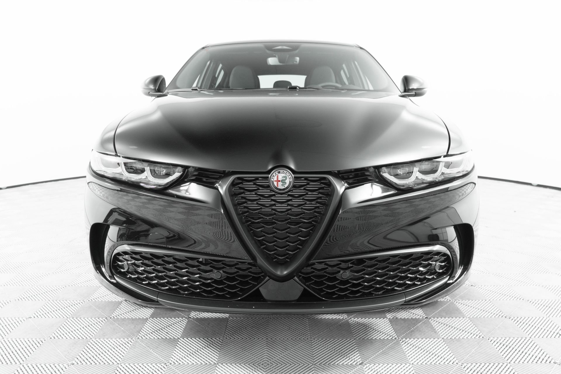 New 2025 Alfa Romeo Tonale image 2