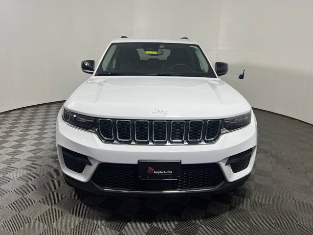 Certified 2023 Jeep Grand Cherokee Laredo w/ Luxury Tech Group I AWD/4WD image 2