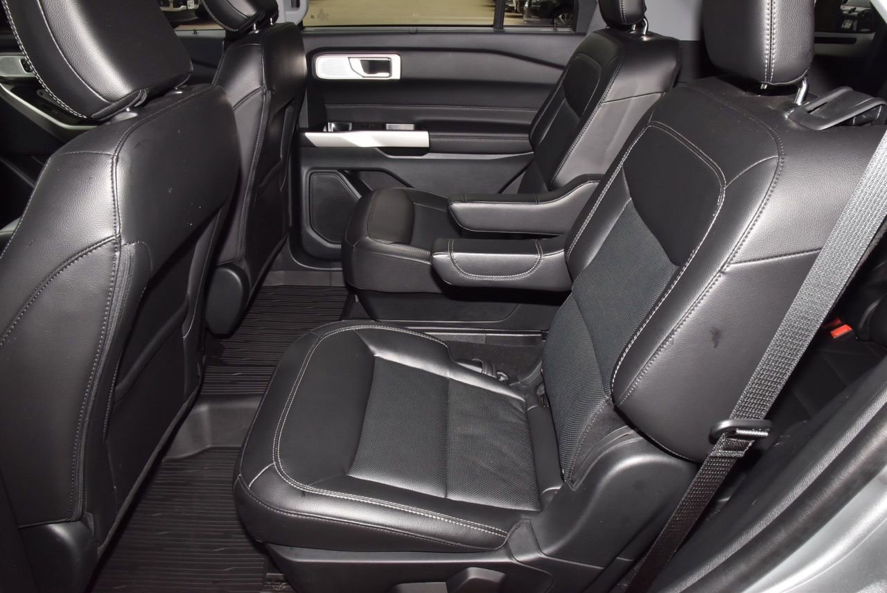Used 2024 Ford Explorer Limited w/ Limited Technology Package AWD/4WD image 14