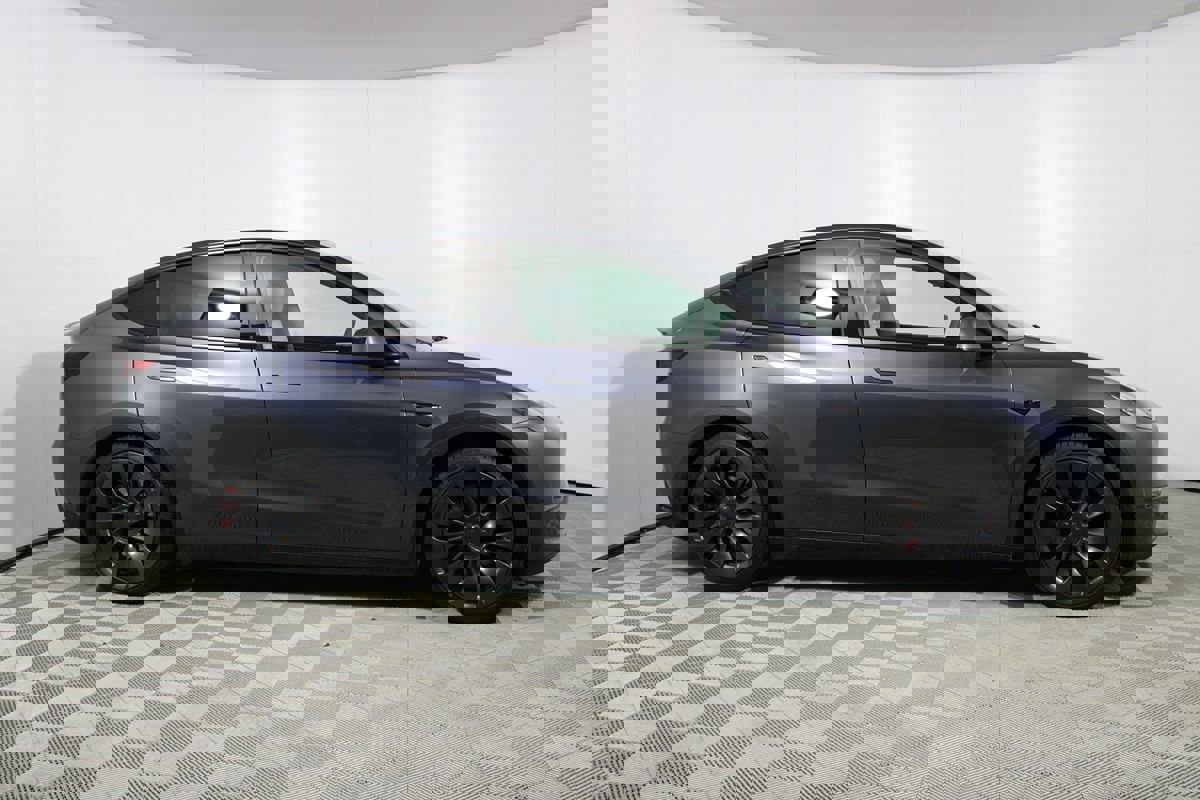 Used 2023 Tesla Model Y Performance image 35
