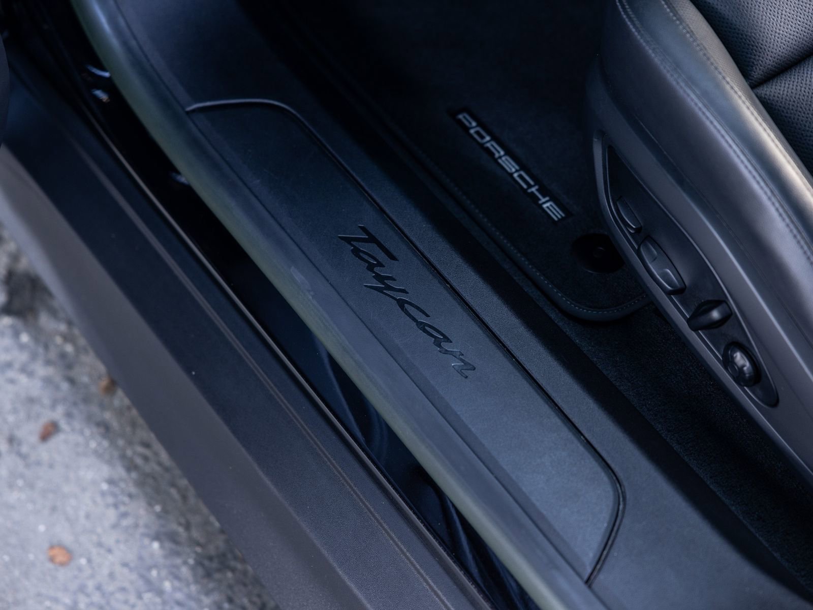 Certified 2023 Porsche Taycan RWD image 27