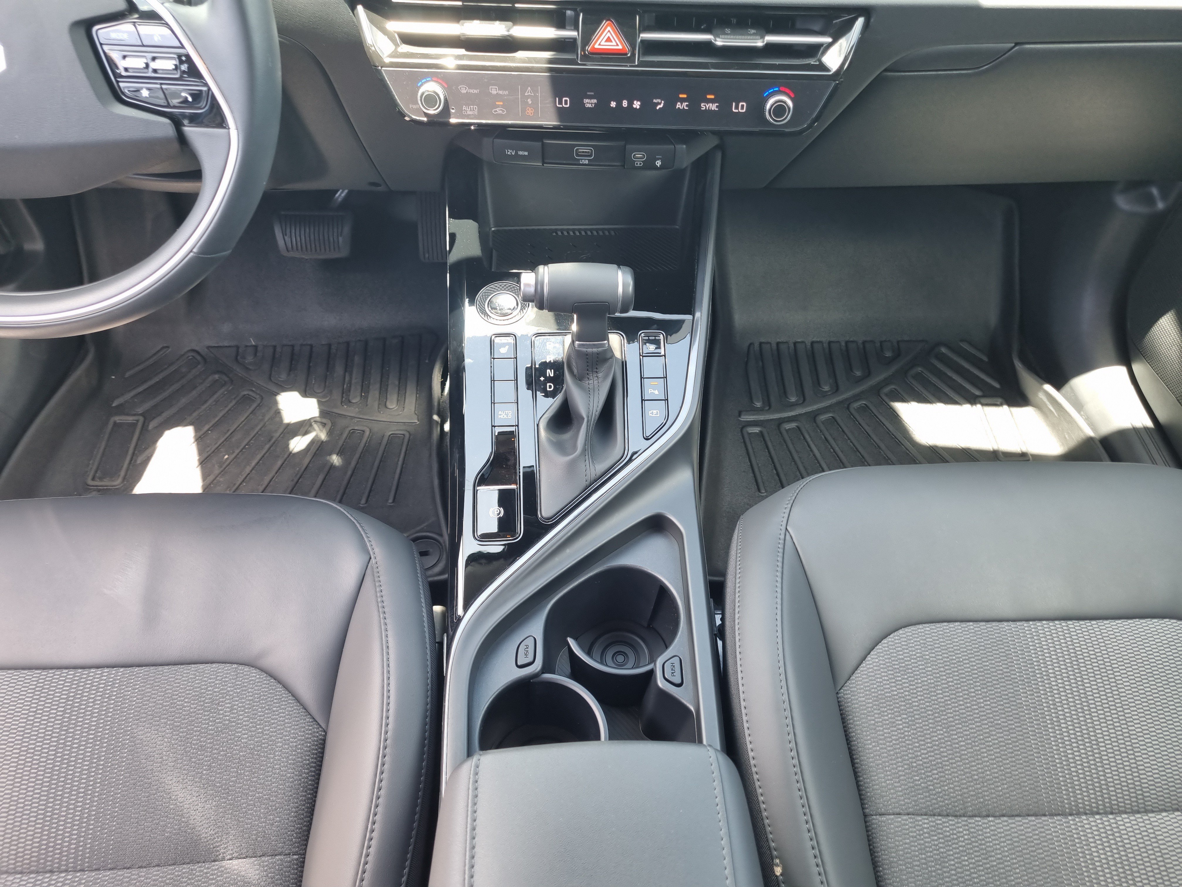 Used 2024 Kia Niro EX FWD image 17