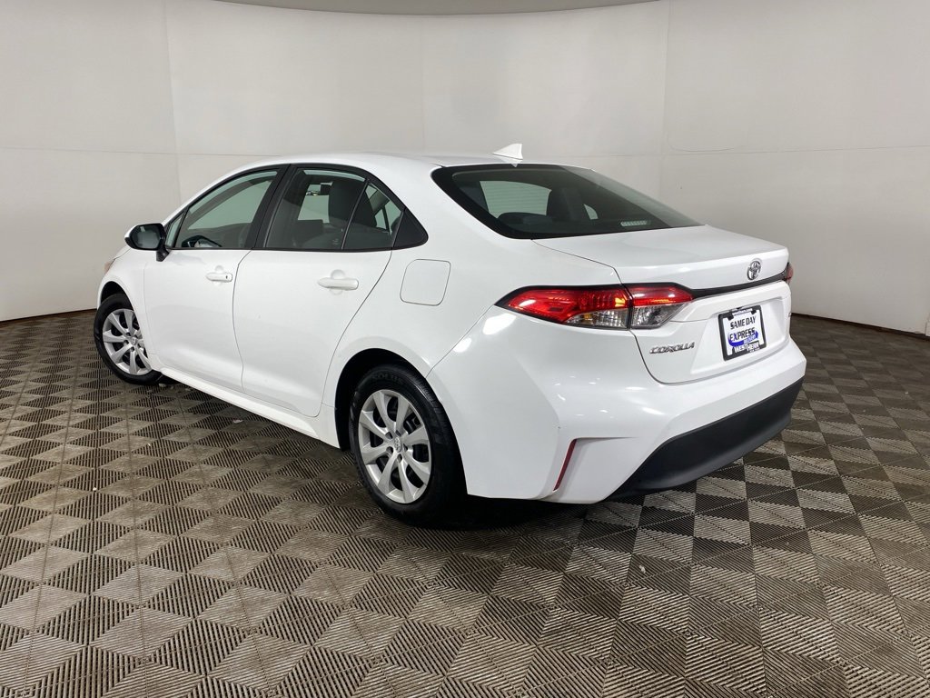 Used 2023 Toyota Corolla LE image 6