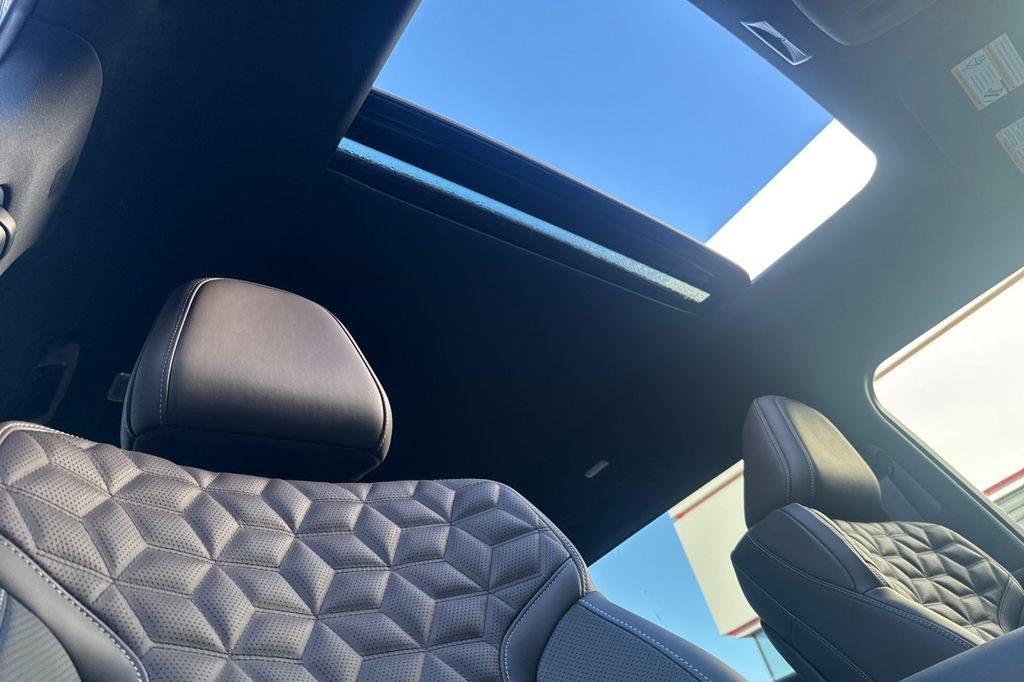 New 2025 Nissan Armada Platinum image 16