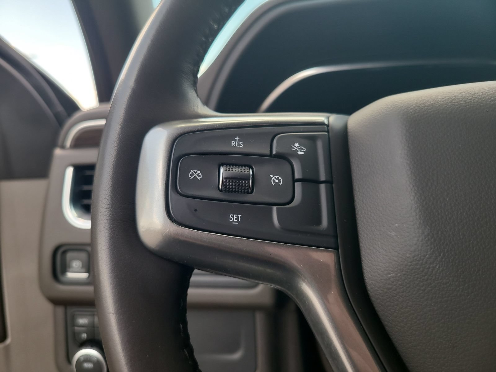 Used 2022 Chevrolet Tahoe Z71 AWD/4WD image 14