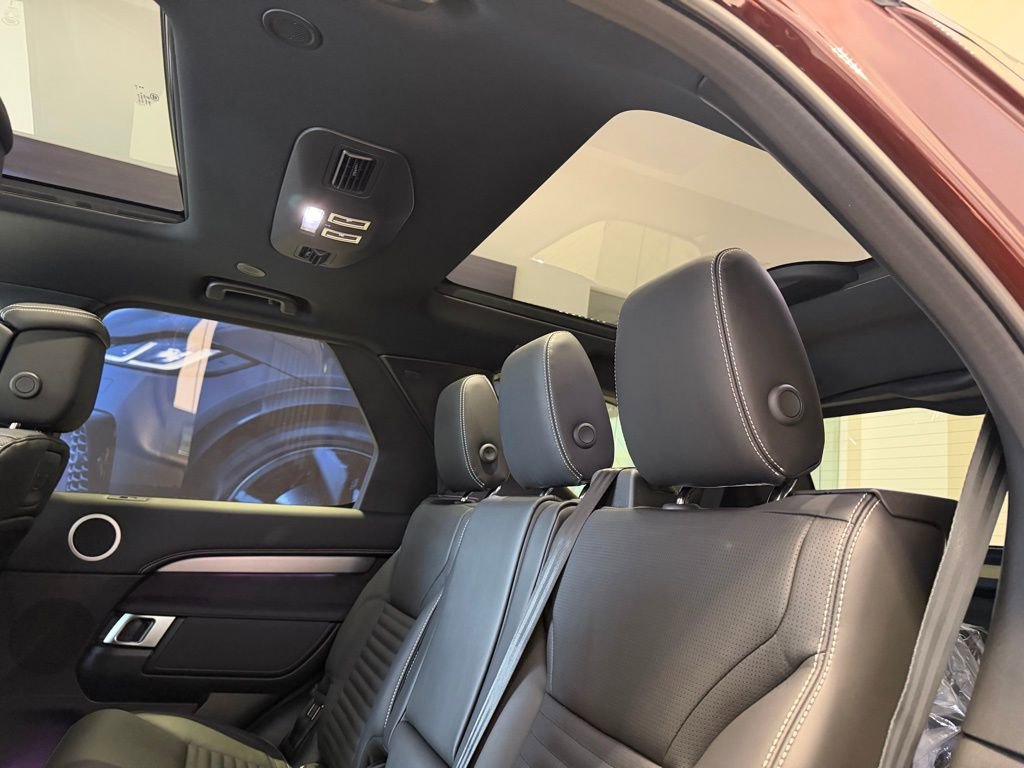 New 2026 Land Rover Discovery Limited Edition AWD/4WD image 14